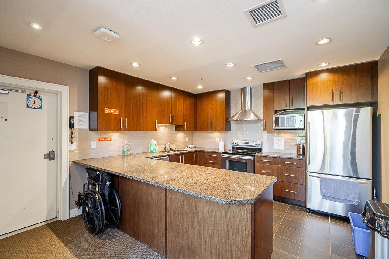Photo 27 of 204 16469 64 Avenue, Surrey BC