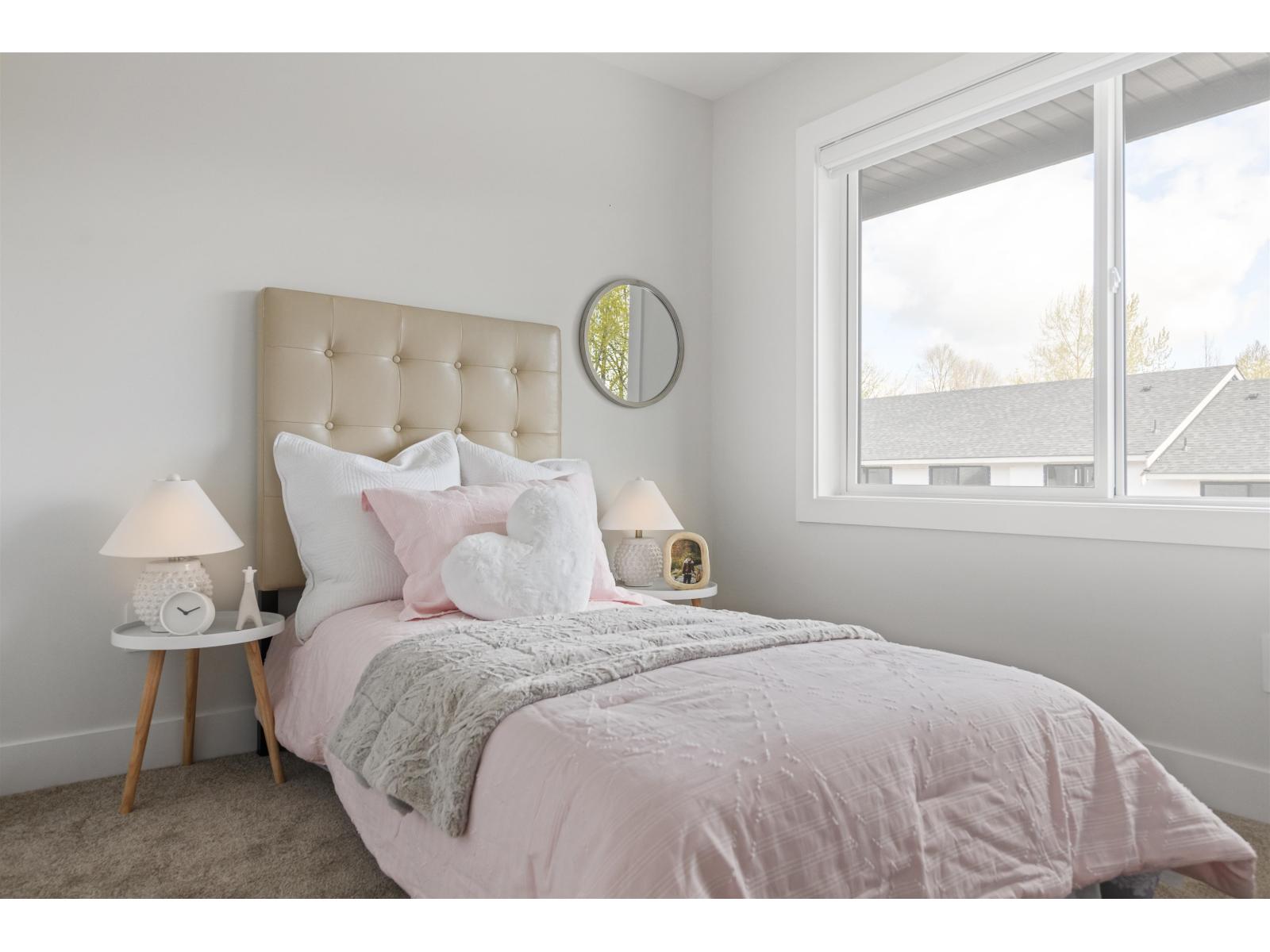 Photo 6 of 12 20645 68 Avenue, Langley BC