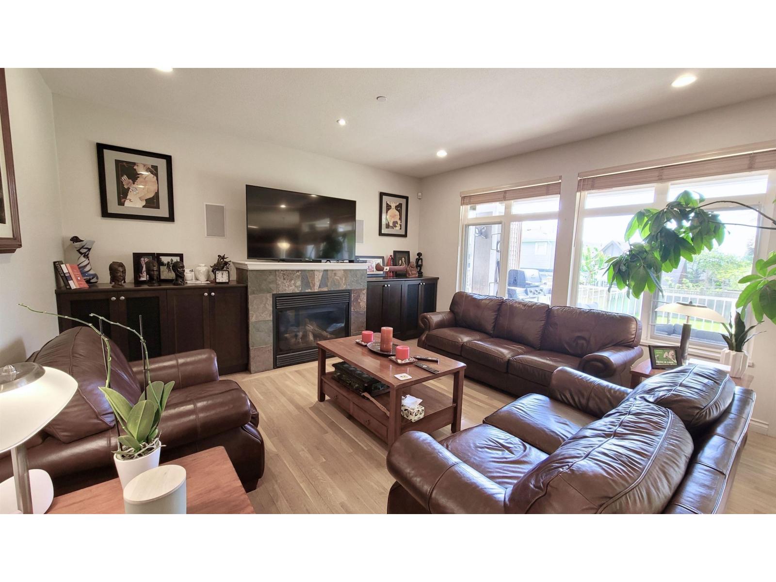 Photo 11 of 15974 Buena Vista Avenue, White Rock BC