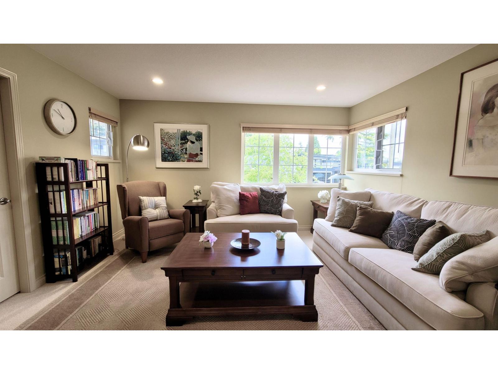 Photo 14 of 15974 Buena Vista Avenue, White Rock BC