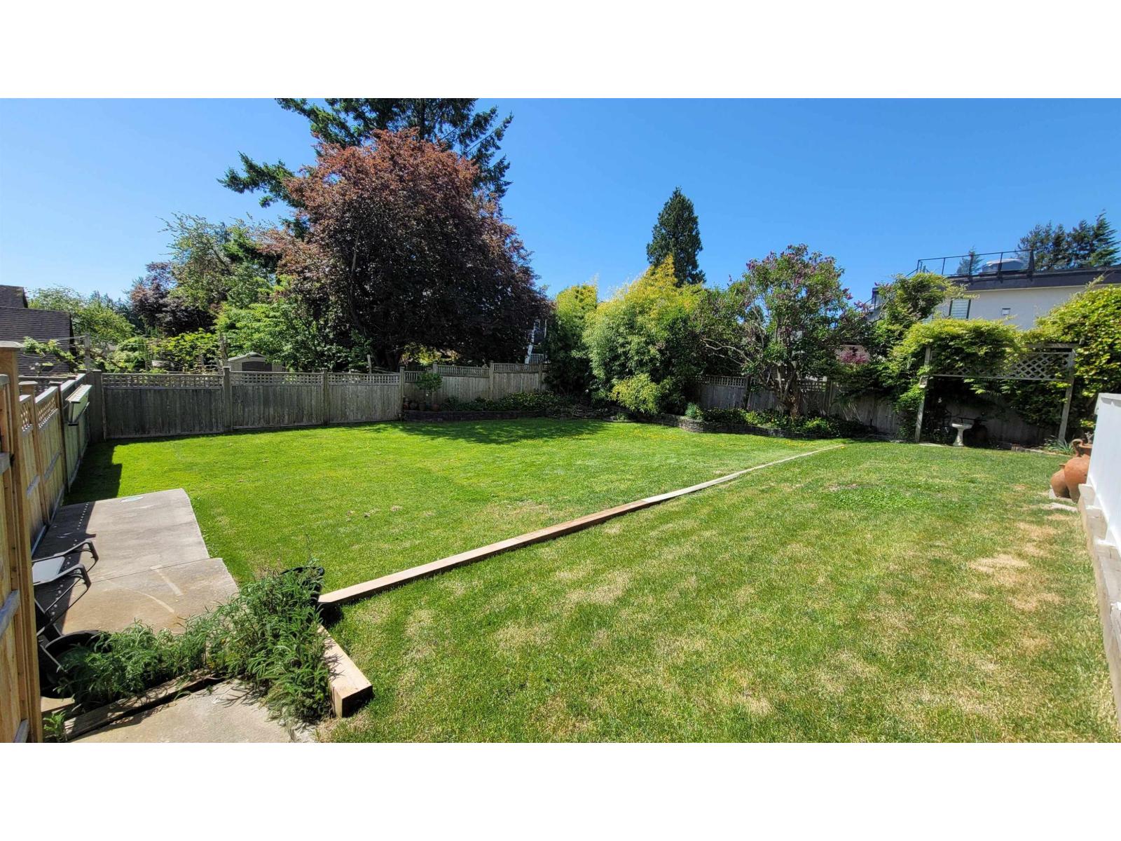 Photo 28 of 15974 Buena Vista Avenue, White Rock BC