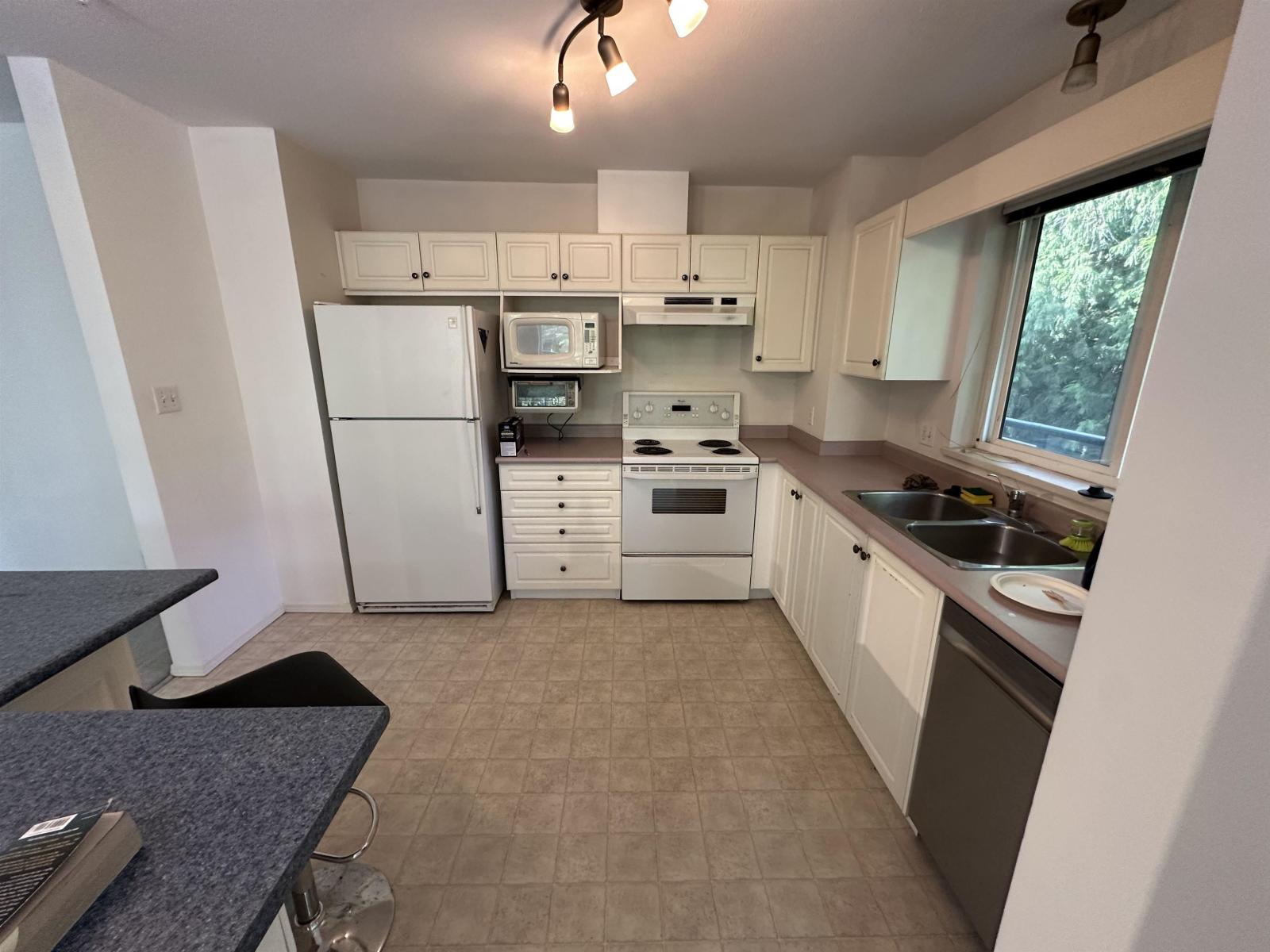 Photo 5 of 211 33708 King Road, Abbotsford BC