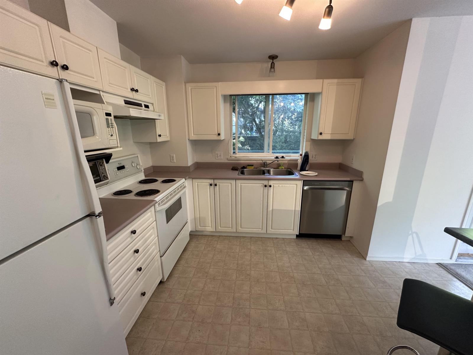 Photo 4 of 211 33708 King Road, Abbotsford BC