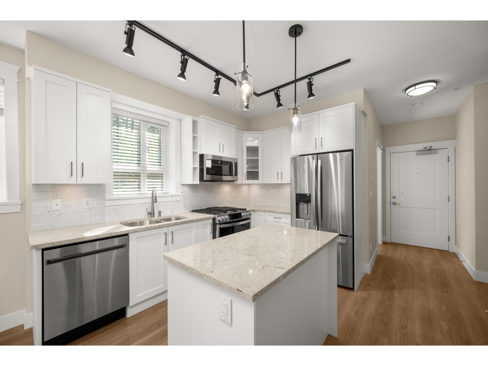 Photo 5 of 108 20926 83 Avenue, Langley BC