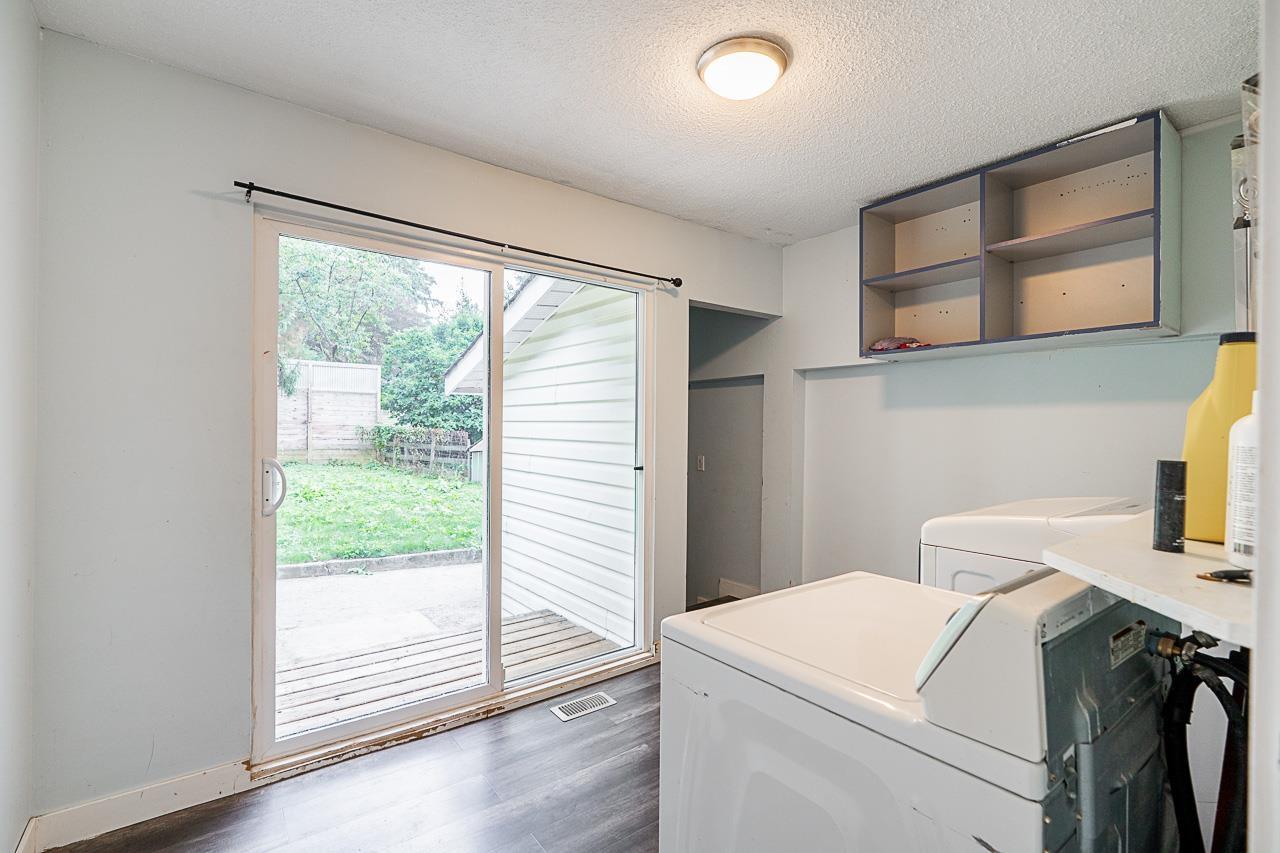 Photo 12 of 23768 Fraser Highway, Langley BC
