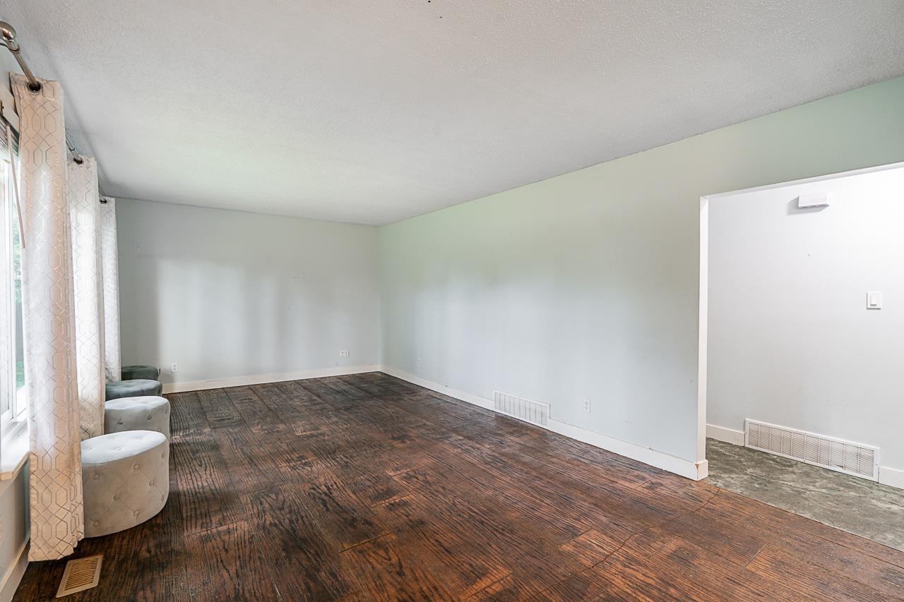 Photo 2 of 23768 Fraser Highway, Langley BC