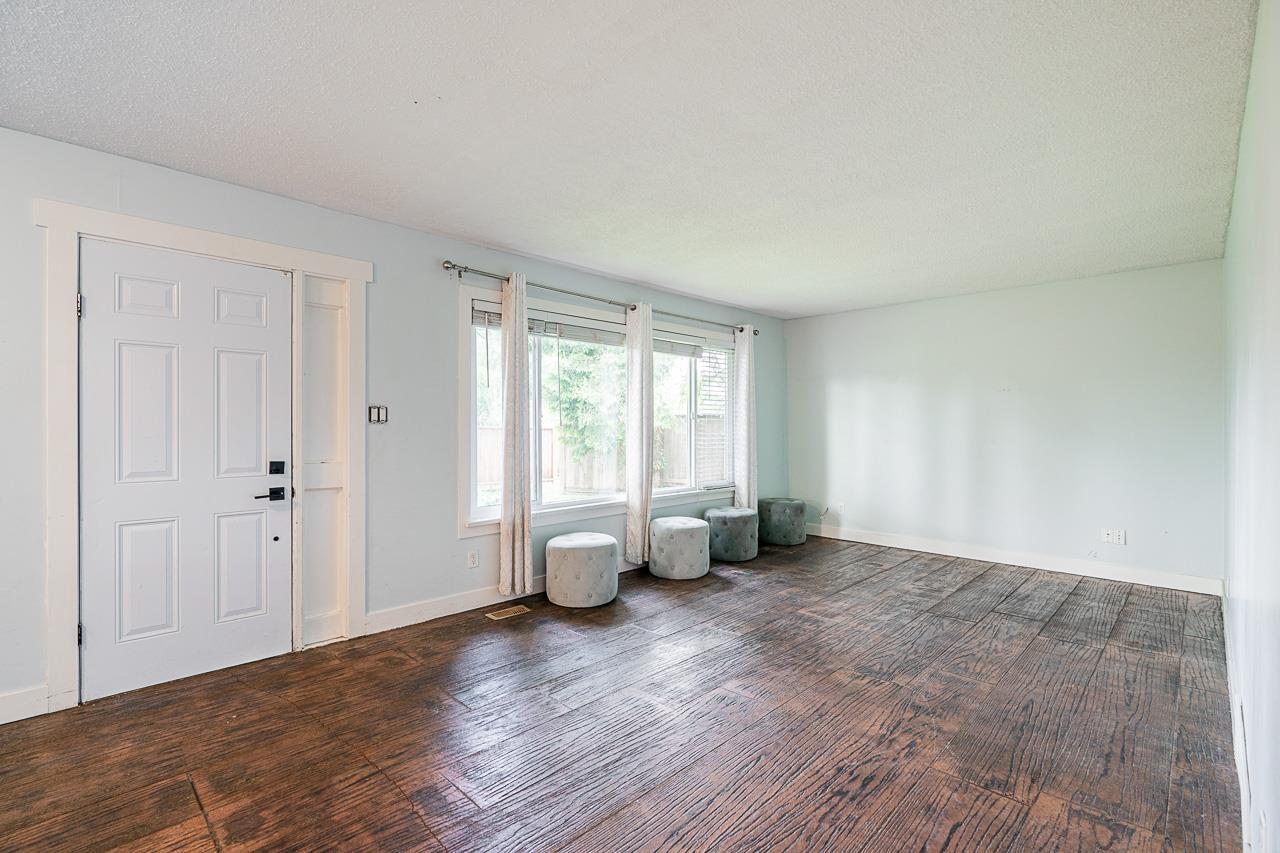 Photo 5 of 23768 Fraser Highway, Langley BC