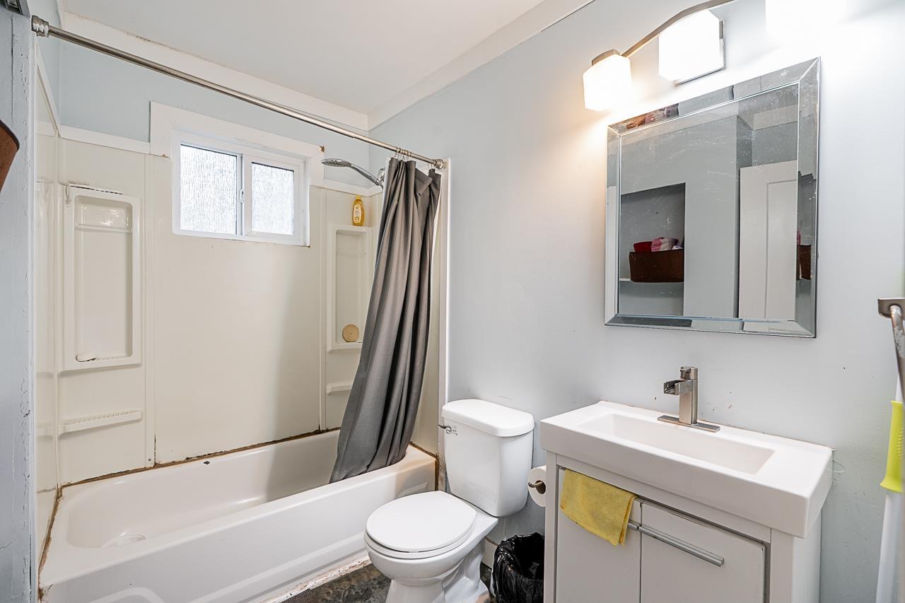 Photo 16 of 23768 Fraser Highway, Langley BC