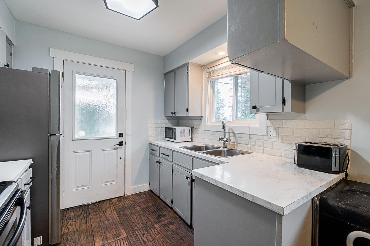 Photo 9 of 23768 Fraser Highway, Langley BC