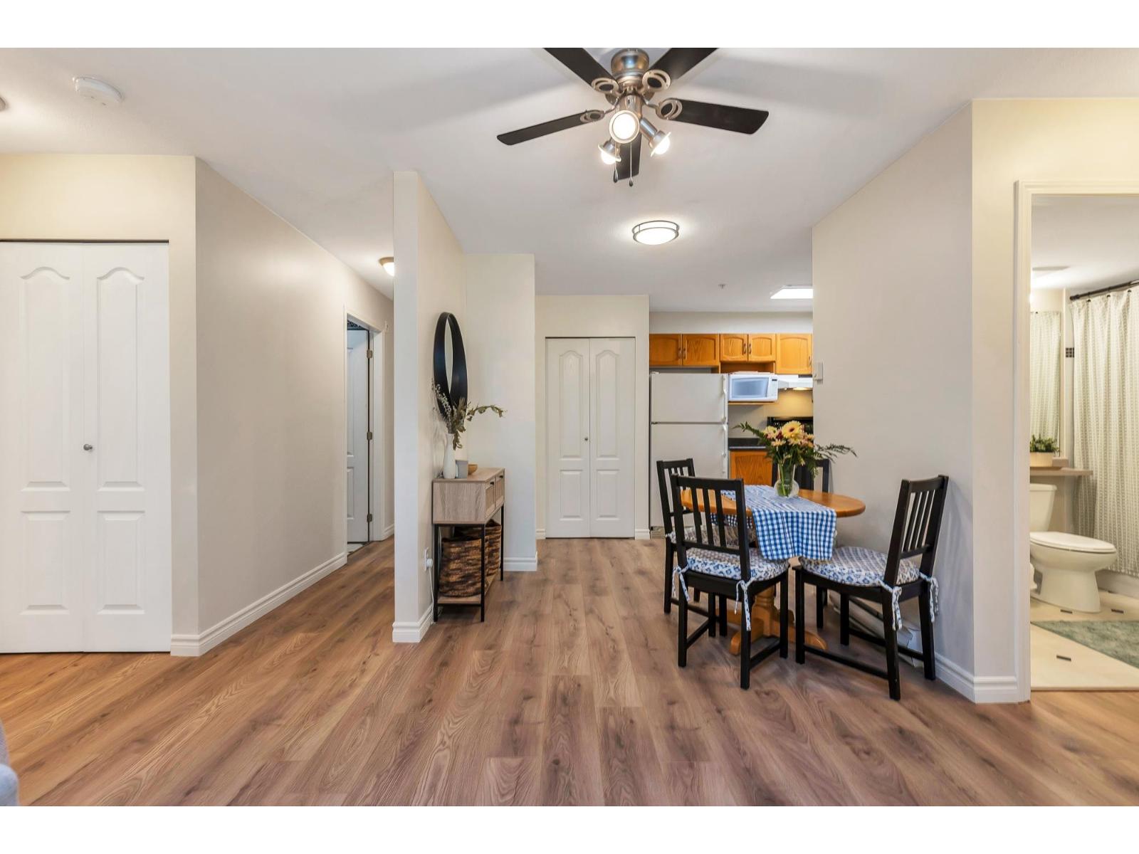Photo 5 of 315 2964 Trethewey Street, Abbotsford BC