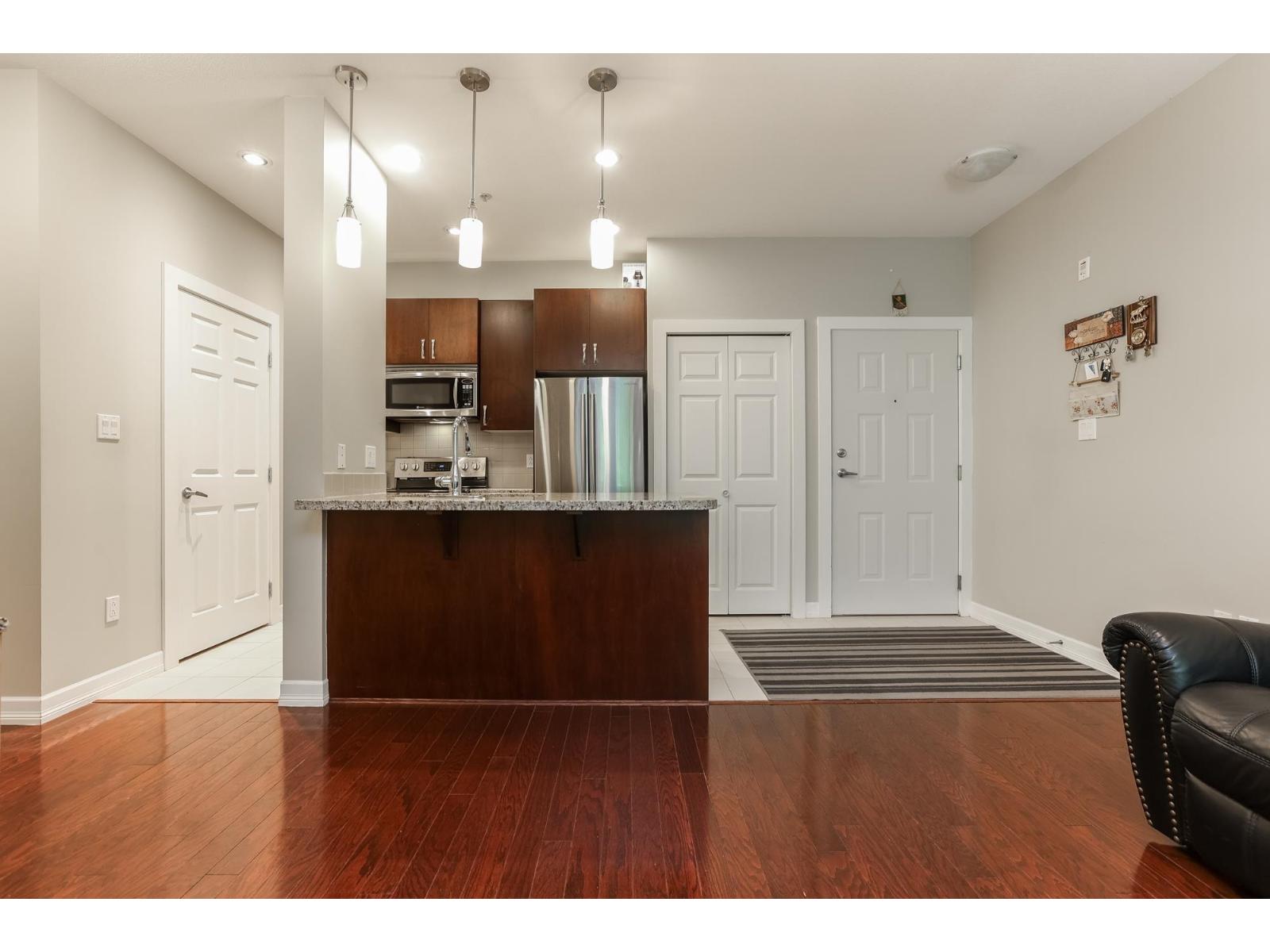 Photo 5 of 404 10237 133 Street, Surrey BC