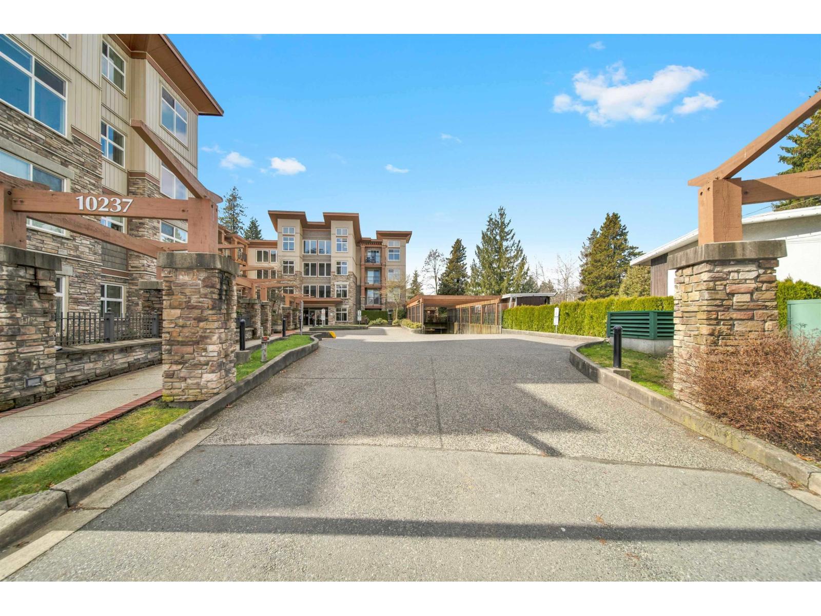 Photo 2 of 404 10237 133 Street, Surrey BC