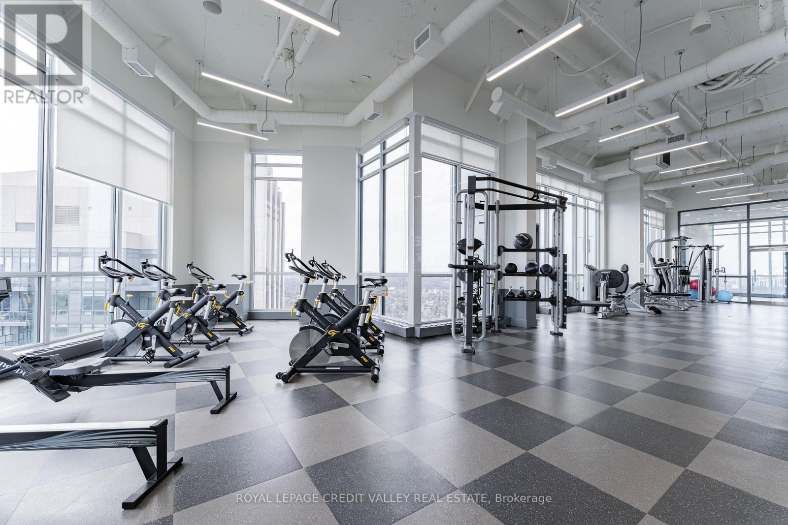 Photo 14 of 4006 10 Park Lawn Road, Toronto ON