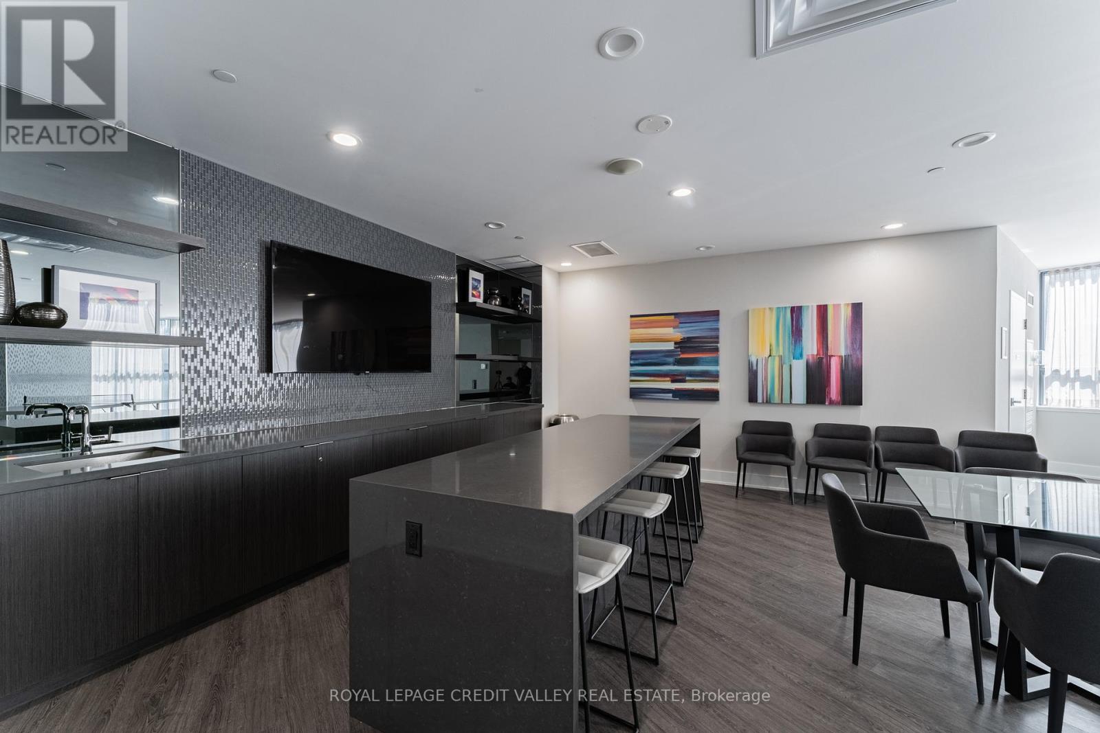 Photo 20 of 4006 10 Park Lawn Road, Toronto ON