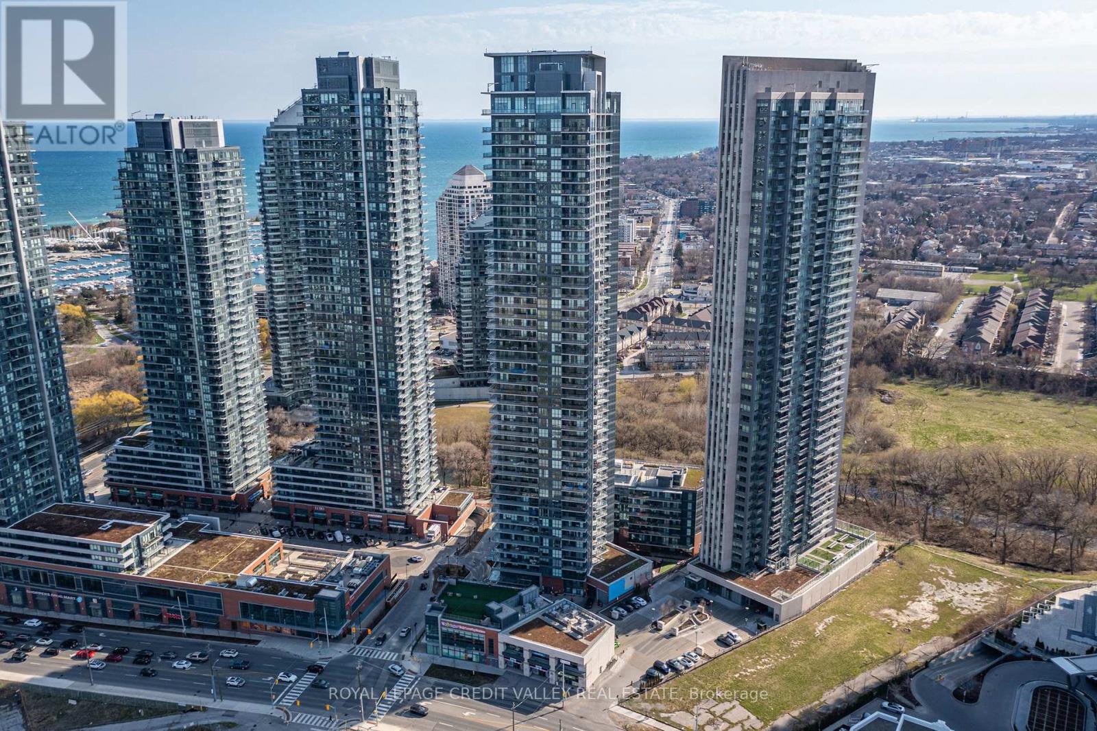 Photo 28 of 4006 10 Park Lawn Road, Toronto ON