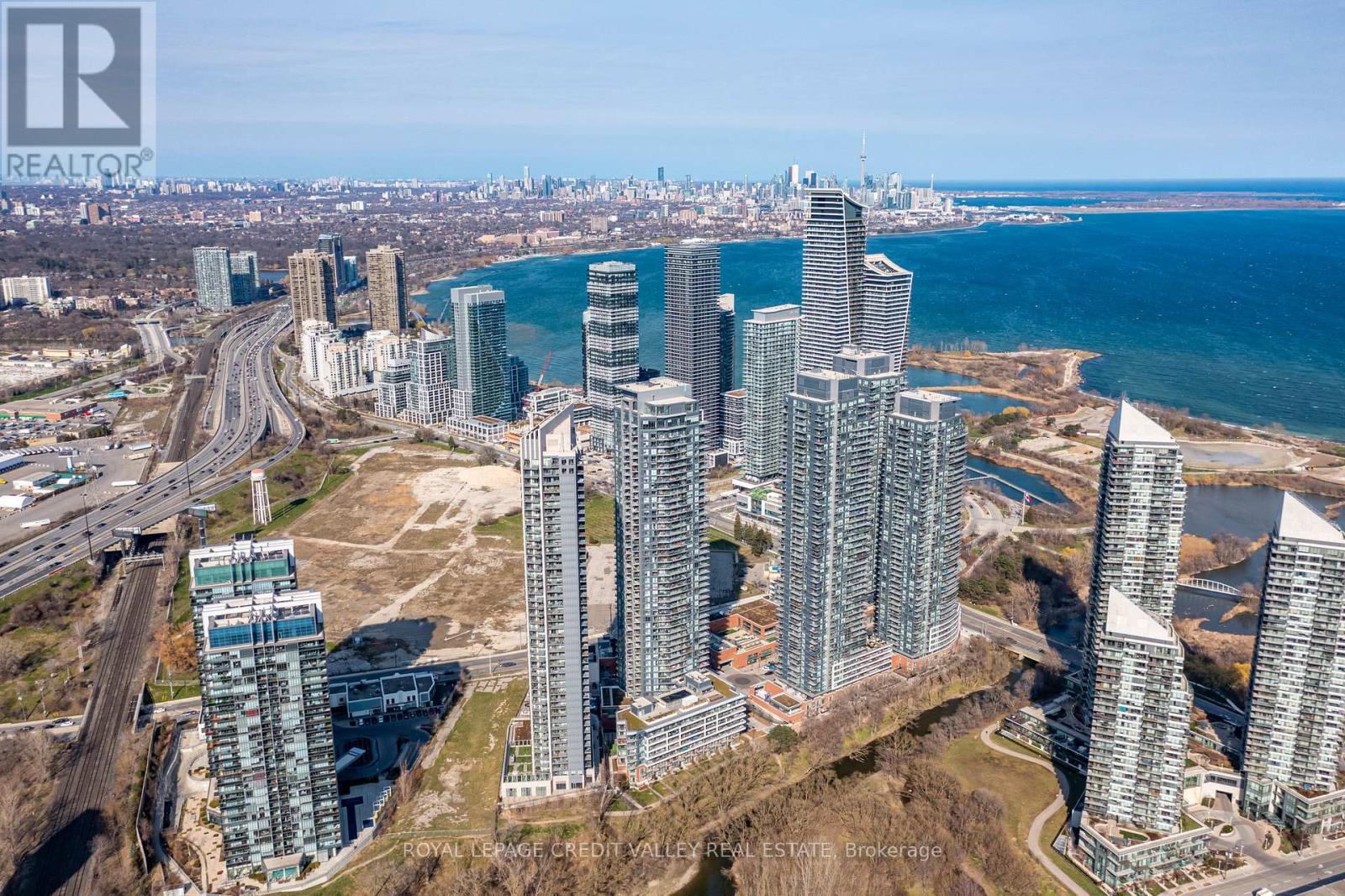 Photo 31 of 4006 10 Park Lawn Road, Toronto ON
