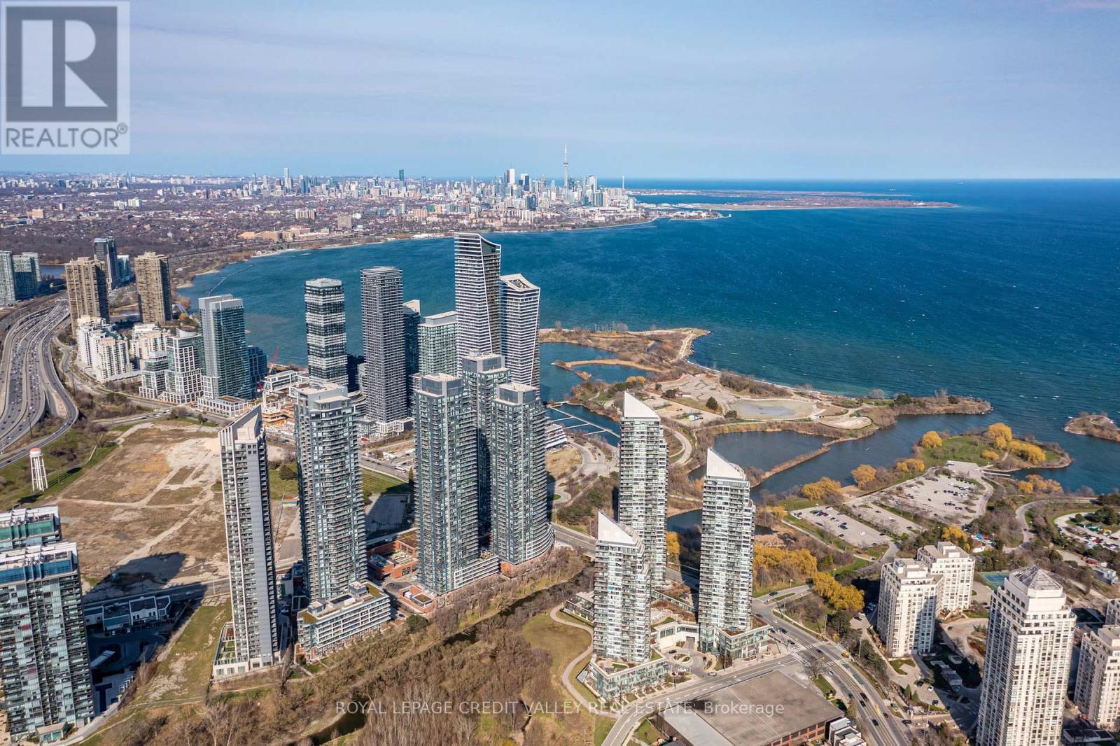 Photo 32 of 4006 10 Park Lawn Road, Toronto ON
