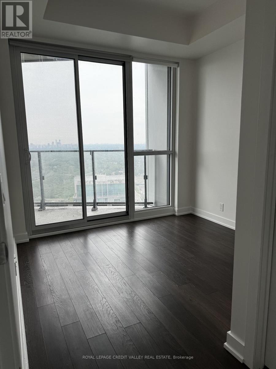 Photo 8 of 4006 10 Park Lawn Road, Toronto ON