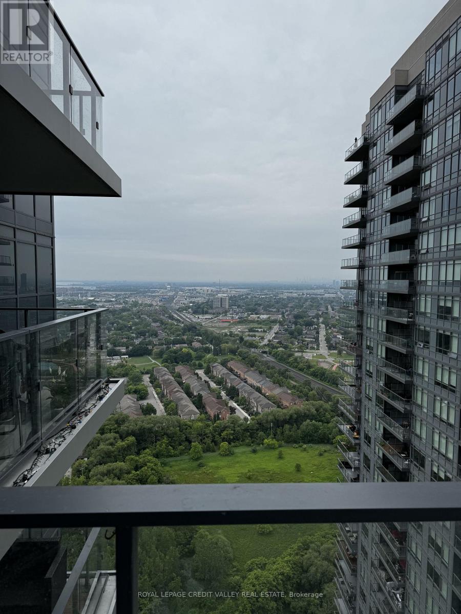 Photo 9 of 4006 10 Park Lawn Road, Toronto ON