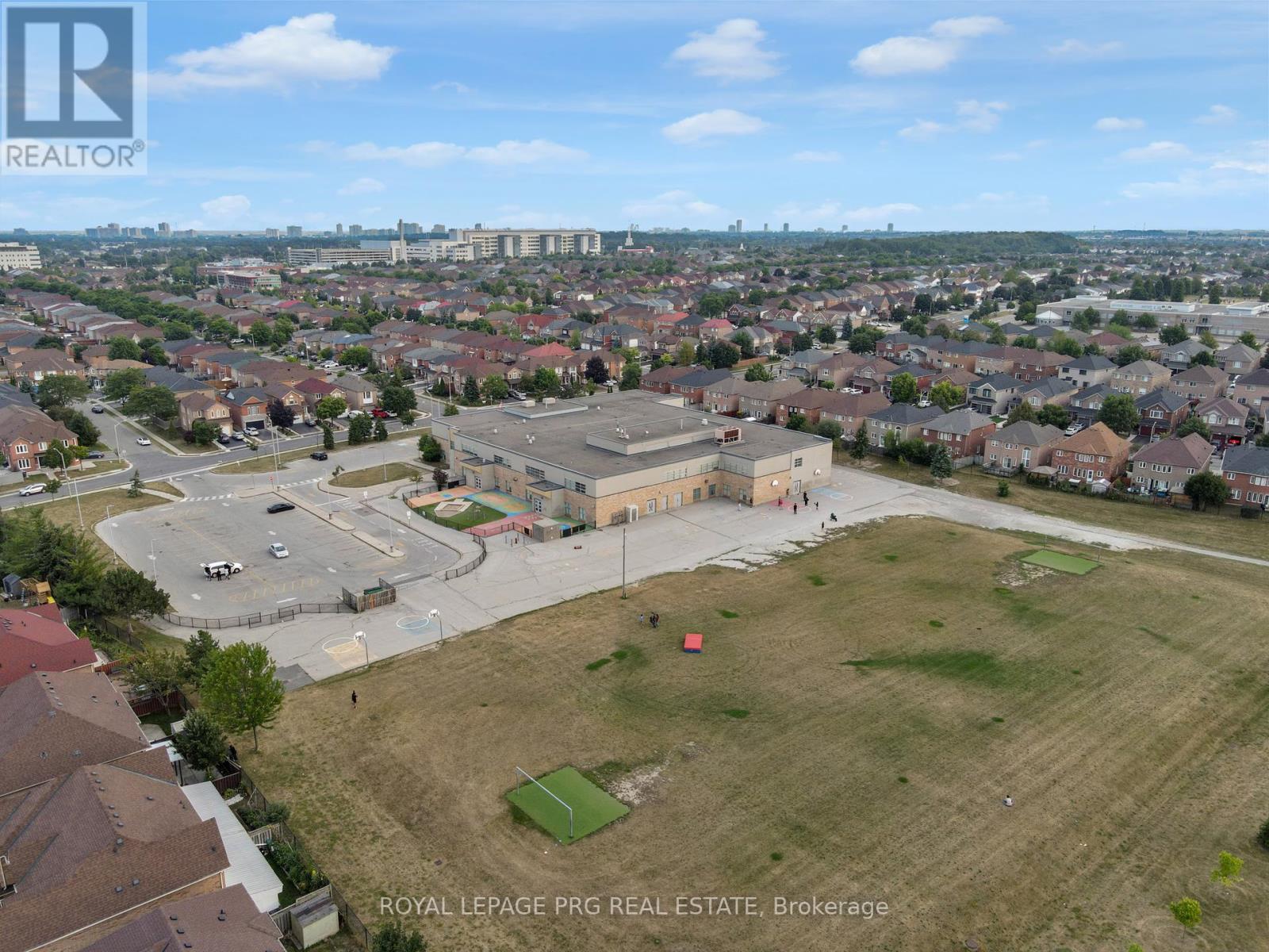 Photo 38 of 36 Zebra Trail, Brampton ON