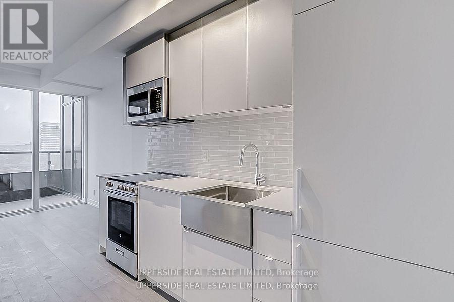 Photo 3 of 917 270 Dufferin Street, Toronto ON