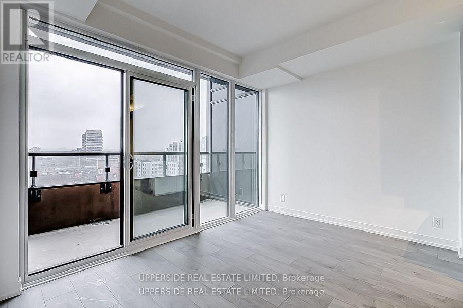 Photo 4 of 917 270 Dufferin Street, Toronto ON
