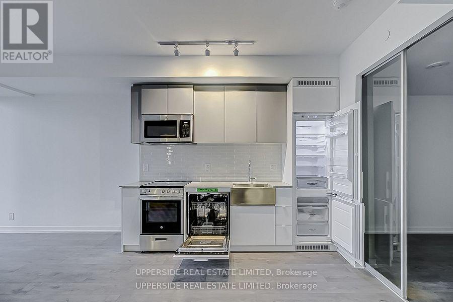Photo 5 of 917 270 Dufferin Street, Toronto ON