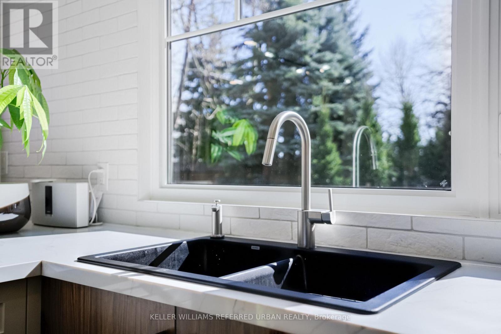 Photo 18 of 12 Wesley Avenue, Mississauga ON