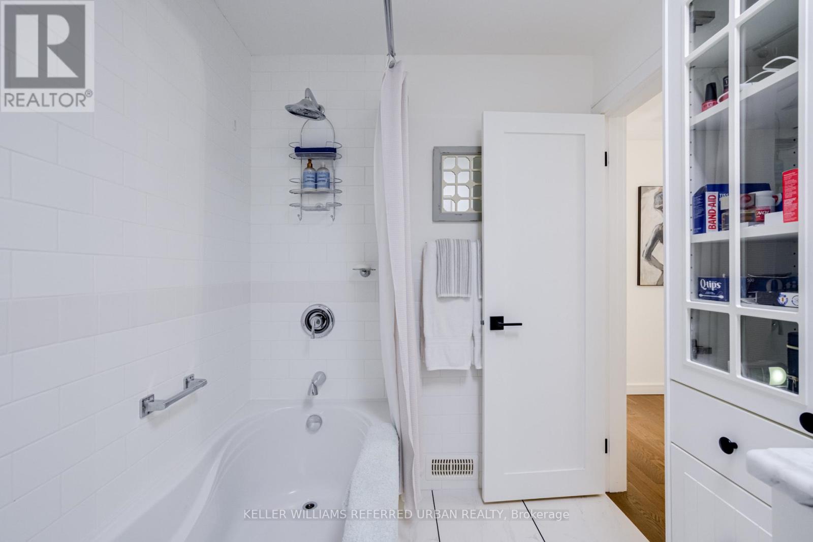 Photo 32 of 12 Wesley Avenue, Mississauga ON