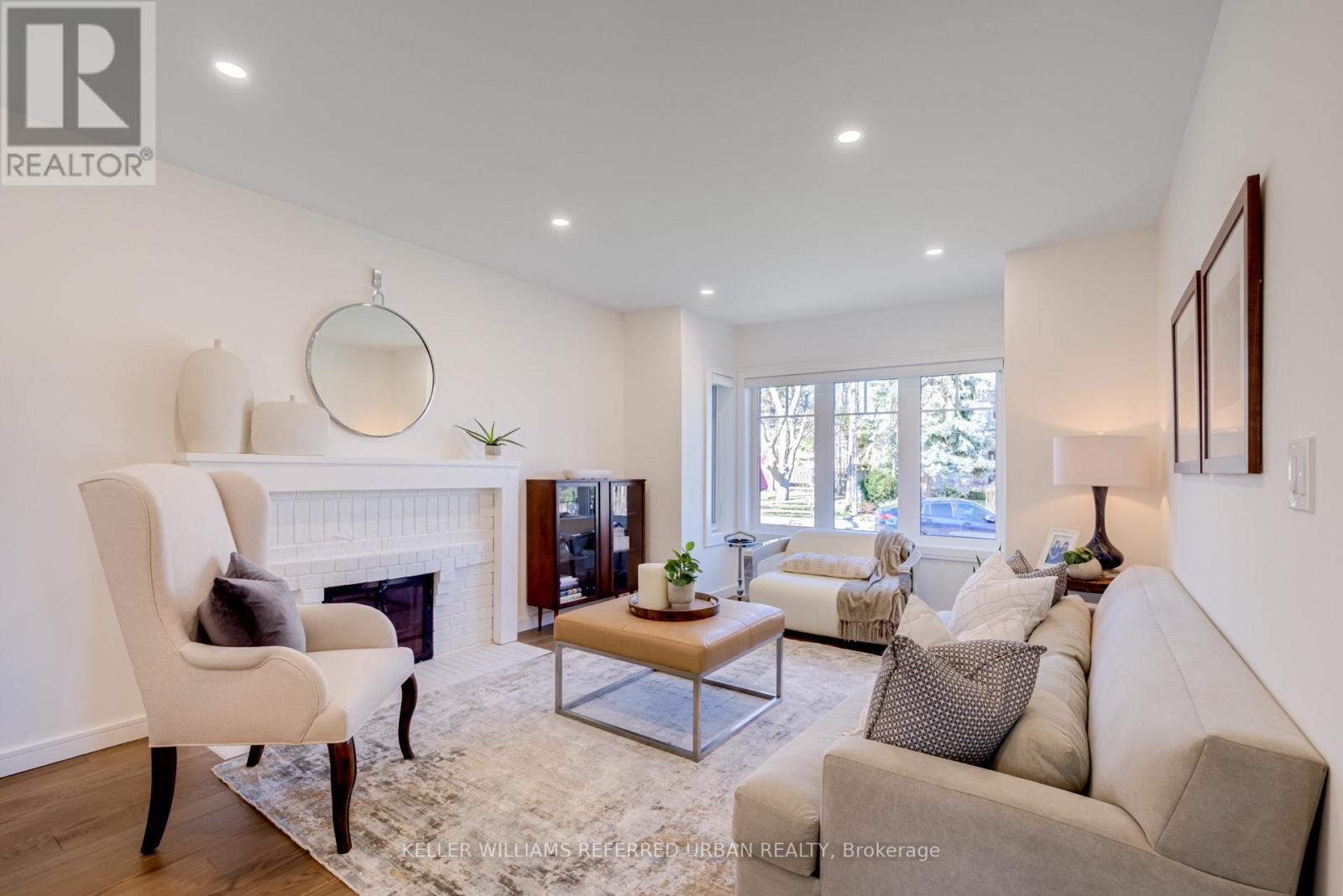 Photo 7 of 12 Wesley Avenue, Mississauga ON