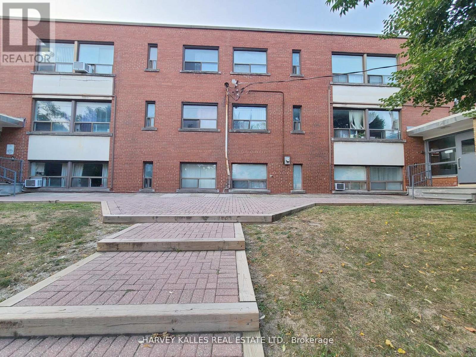 Photo 1 of 2 4 Greenbrook Drive, Toronto ON