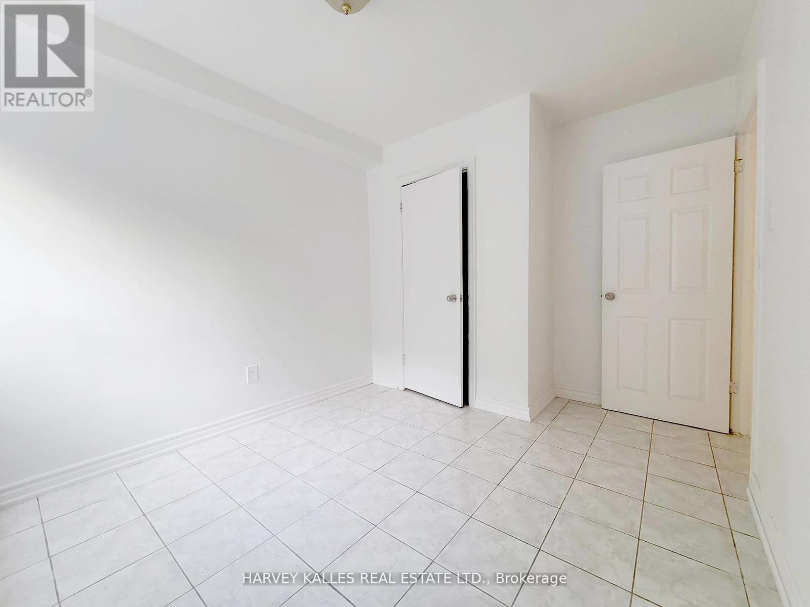 Photo 2 of 2 4 Greenbrook Drive, Toronto ON