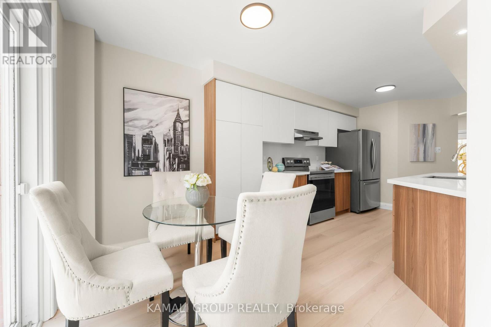 Photo 14 of 86 Prairie Rose Circle, Brampton ON