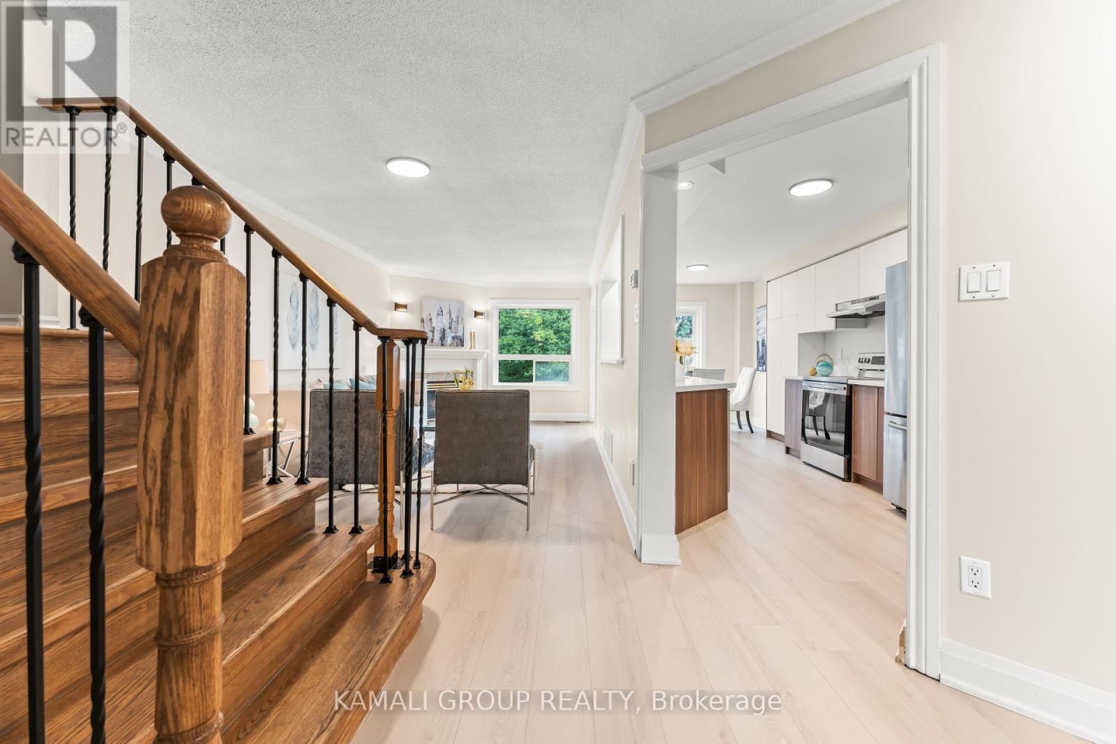Photo 16 of 86 Prairie Rose Circle, Brampton ON