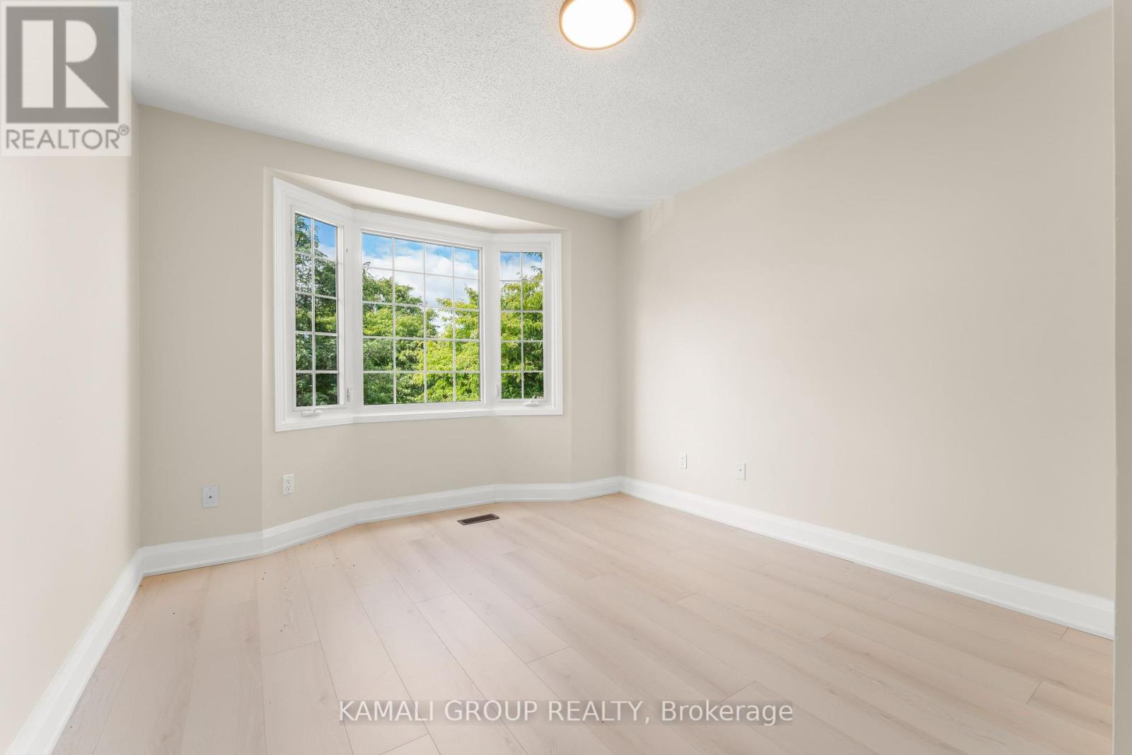 Photo 23 of 86 Prairie Rose Circle, Brampton ON
