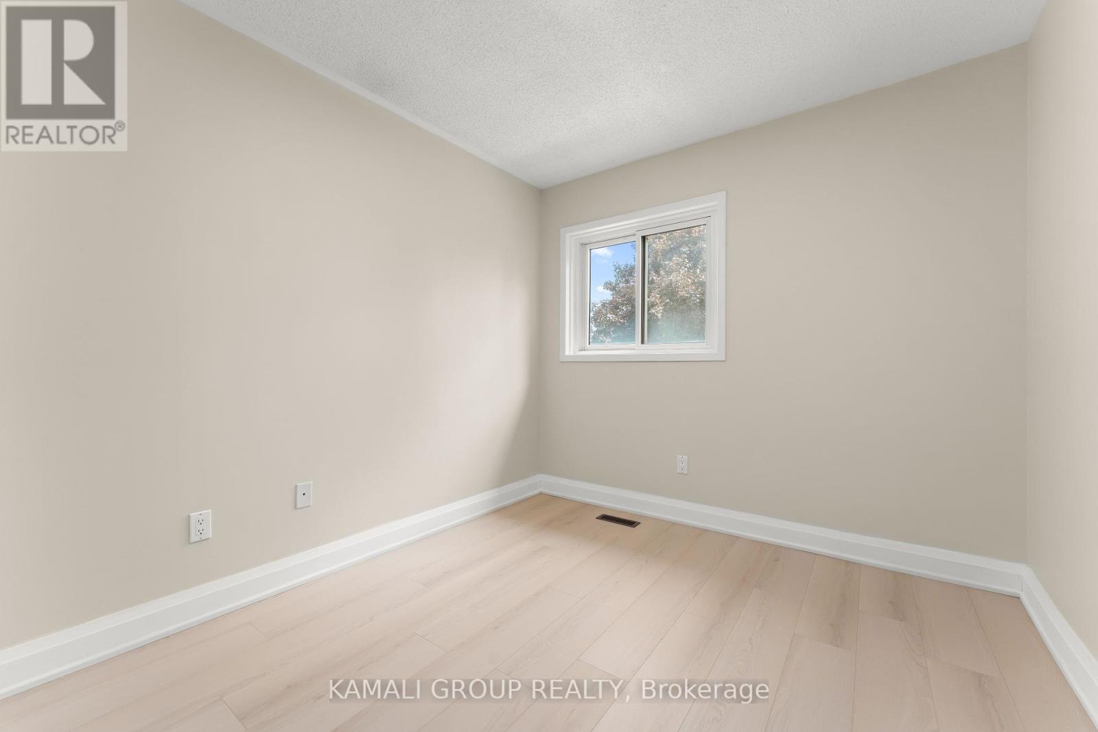 Photo 24 of 86 Prairie Rose Circle, Brampton ON