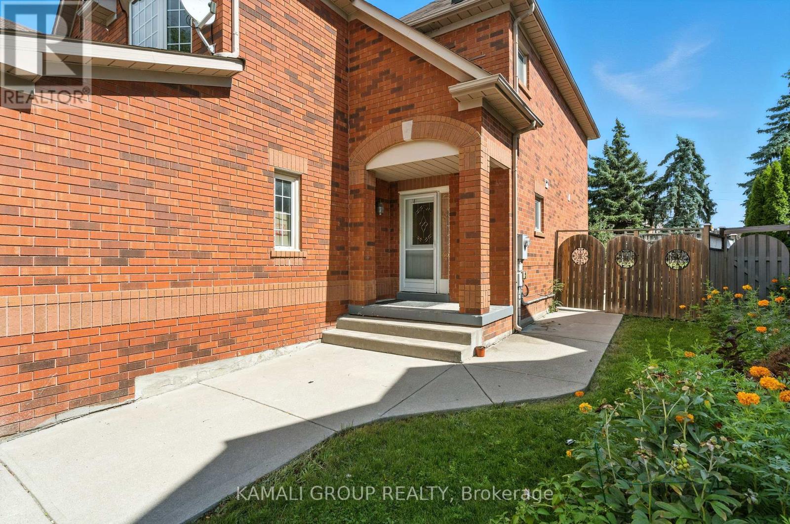 Photo 37 of 86 Prairie Rose Circle, Brampton ON