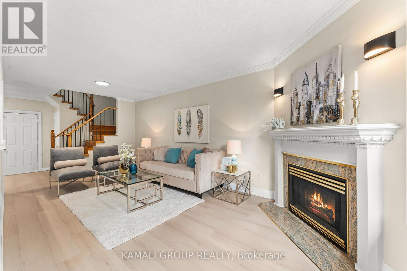Photo 6 of 86 Prairie Rose Circle, Brampton ON