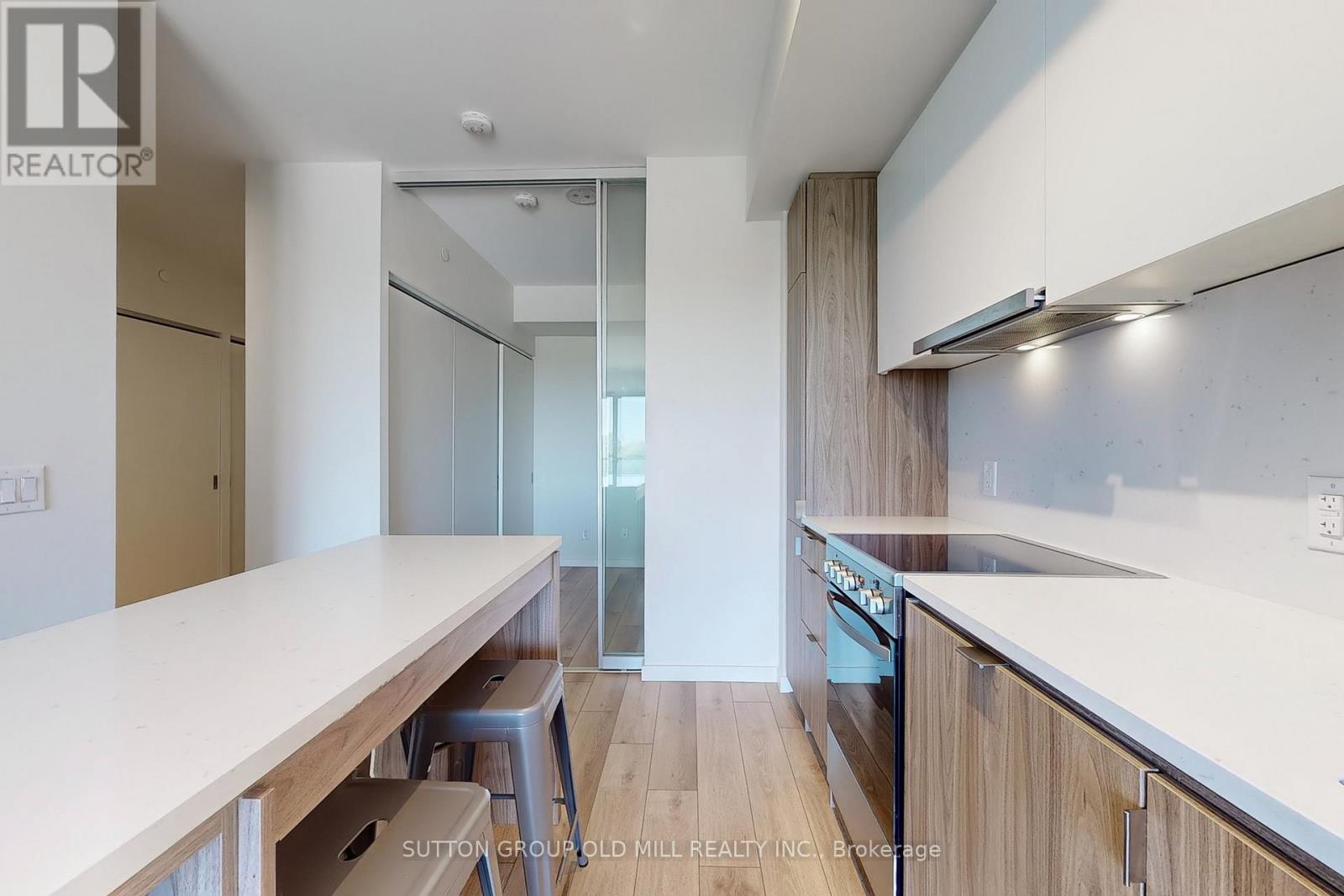 Photo 12 of 605 7 Smith Crescent, Toronto ON