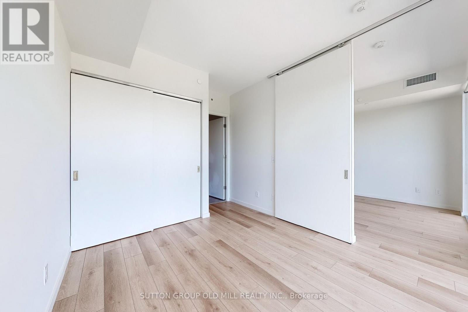 Photo 16 of 605 7 Smith Crescent, Toronto ON
