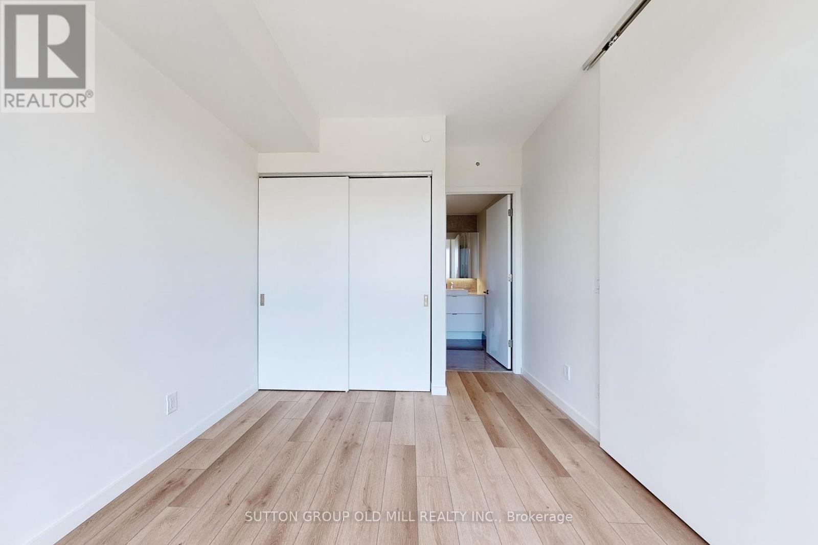 Photo 17 of 605 7 Smith Crescent, Toronto ON