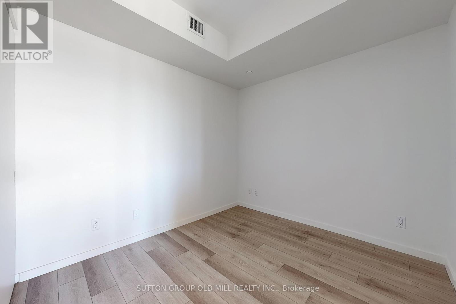 Photo 19 of 605 7 Smith Crescent, Toronto ON