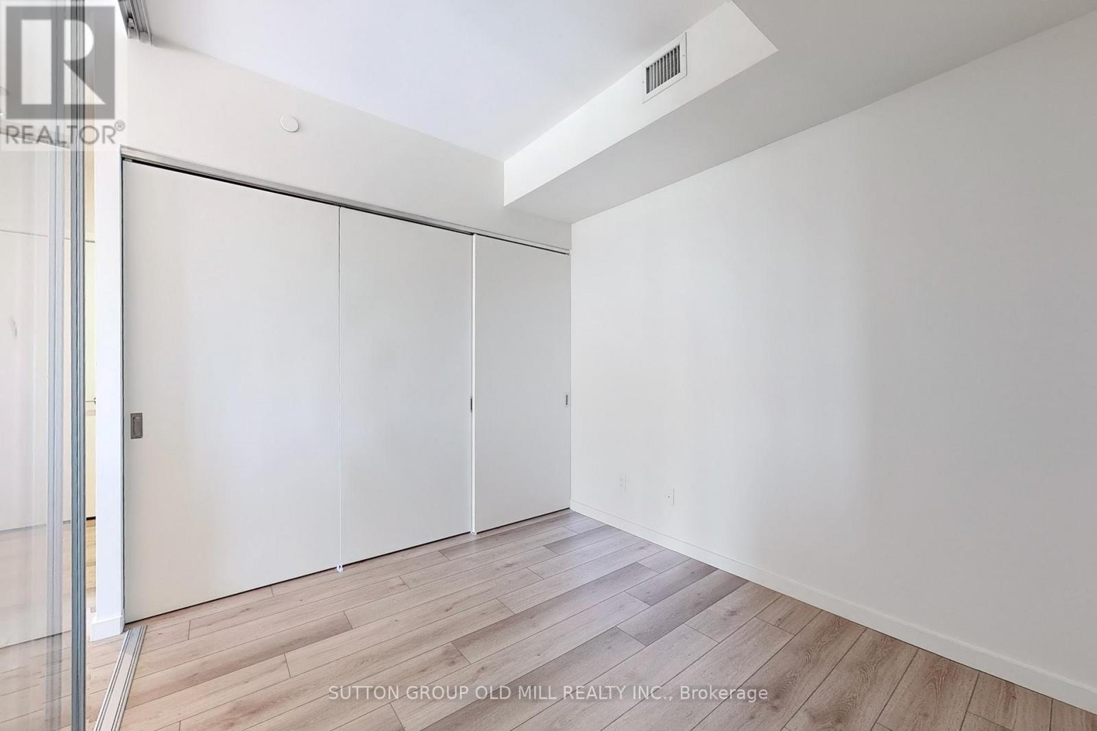 Photo 20 of 605 7 Smith Crescent, Toronto ON