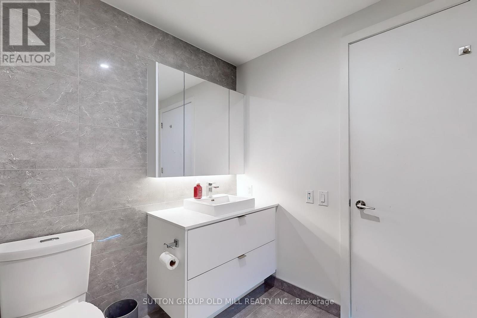 Photo 23 of 605 7 Smith Crescent, Toronto ON