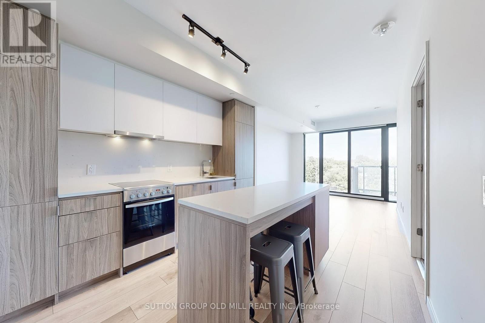 Photo 9 of 605 7 Smith Crescent, Toronto ON