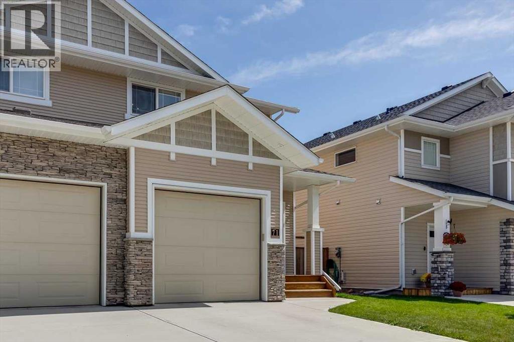 Photo 3 of 71 Thomlison Avenue, Red Deer AB