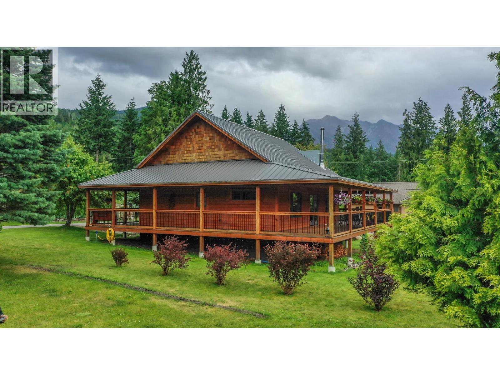 Photo 28 of 502 Turner Street, Silverton BC