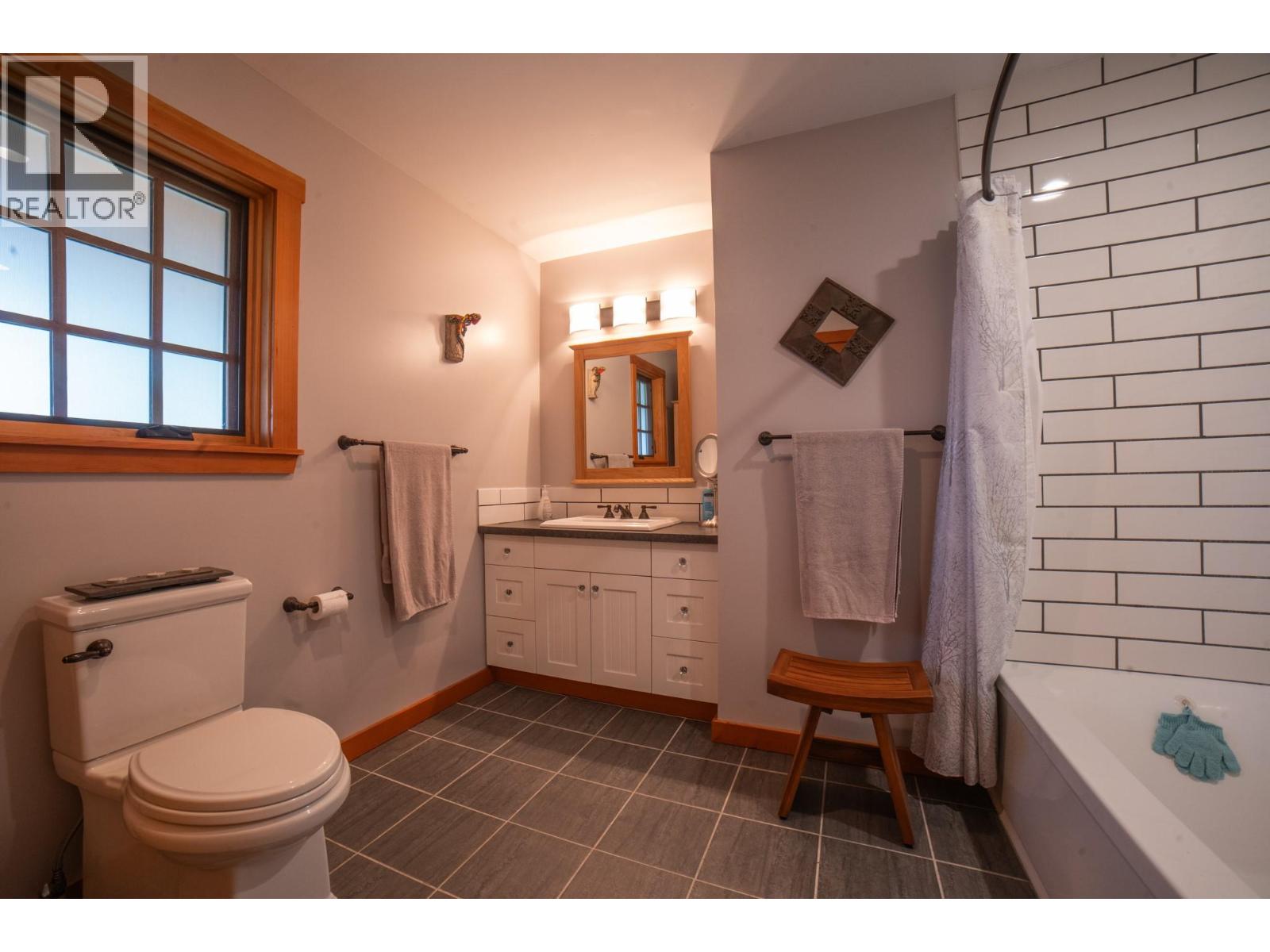 Photo 21 of 502 Turner Street, Silverton BC