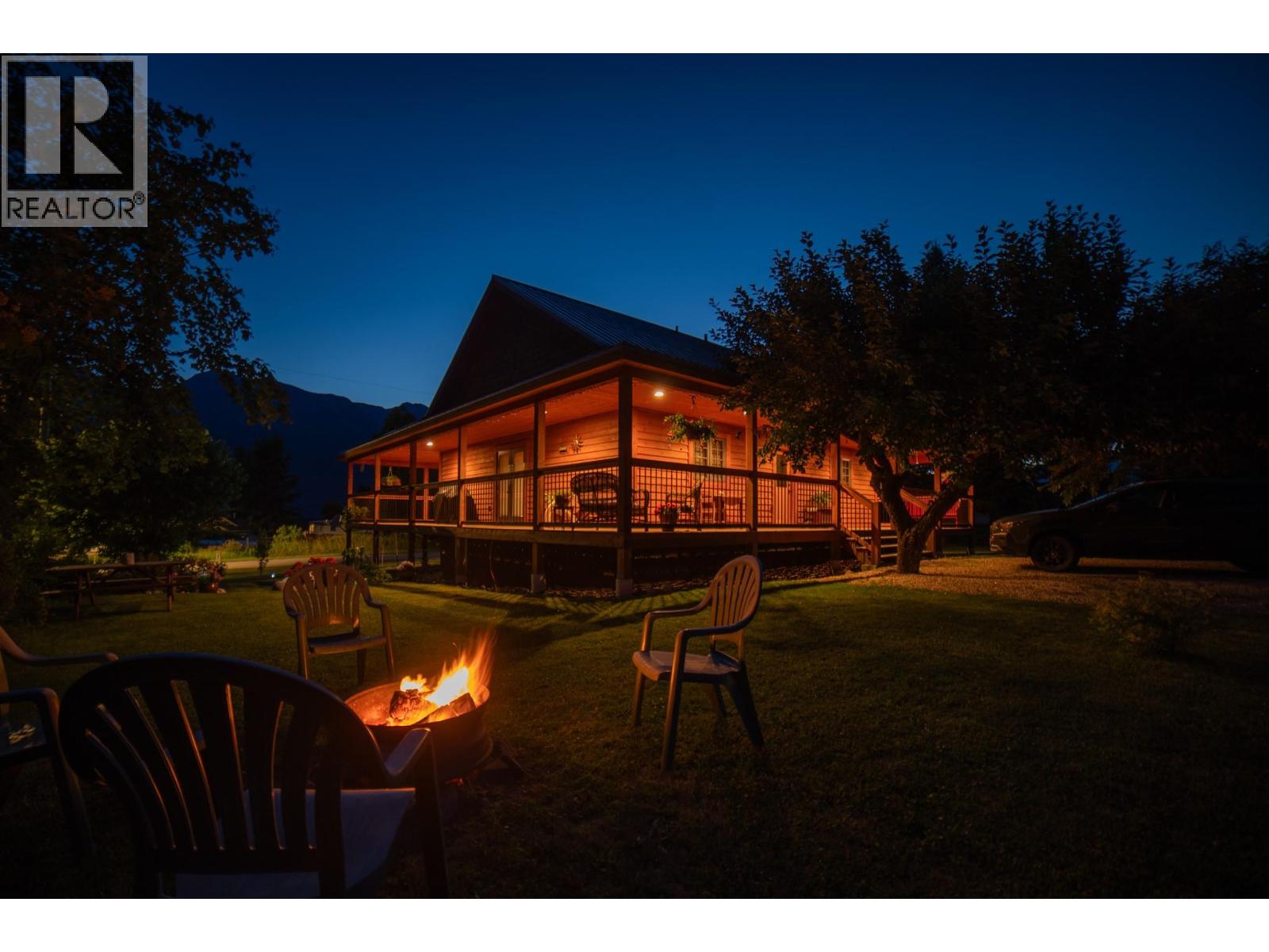 Photo 1 of 502 Turner Street, Silverton BC