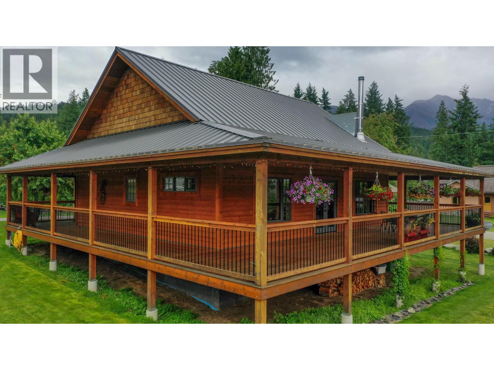 Photo 7 of 502 Turner Street, Silverton BC